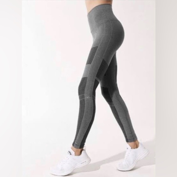 High-Waist Seamless Moto Leggings In Gray - Picture 8 of 12